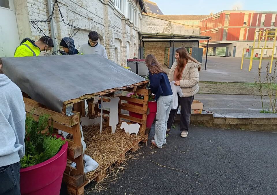 Installation des Crèches au Collège et au Lycée