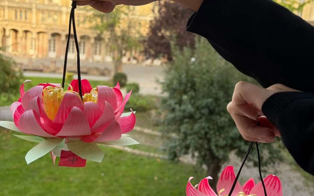 On célèbre la fête de la mi- automne en cours de chinois!