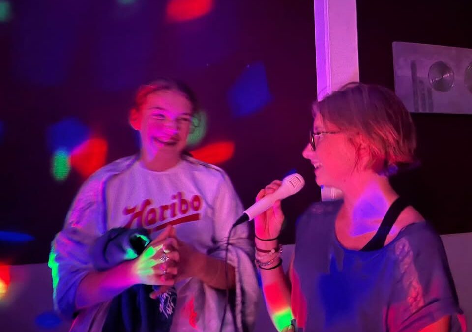 Soirée jeux et karaoké à l’internat